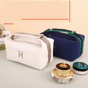 Chic Waterproof Cosmetic Travel Case Rberyl