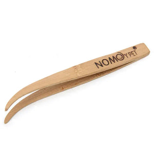 Bamboo pet tweezers with curved tips and NOMOYPET logo on white background