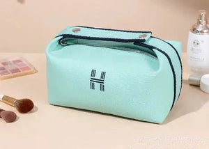 Chic Waterproof Cosmetic Travel Case Rberyl