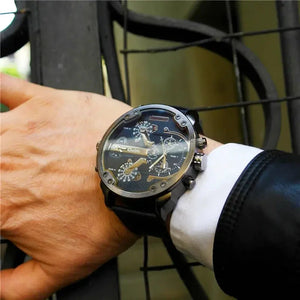 Oulm Dual Zone Luxury Men's Watch Rberyl