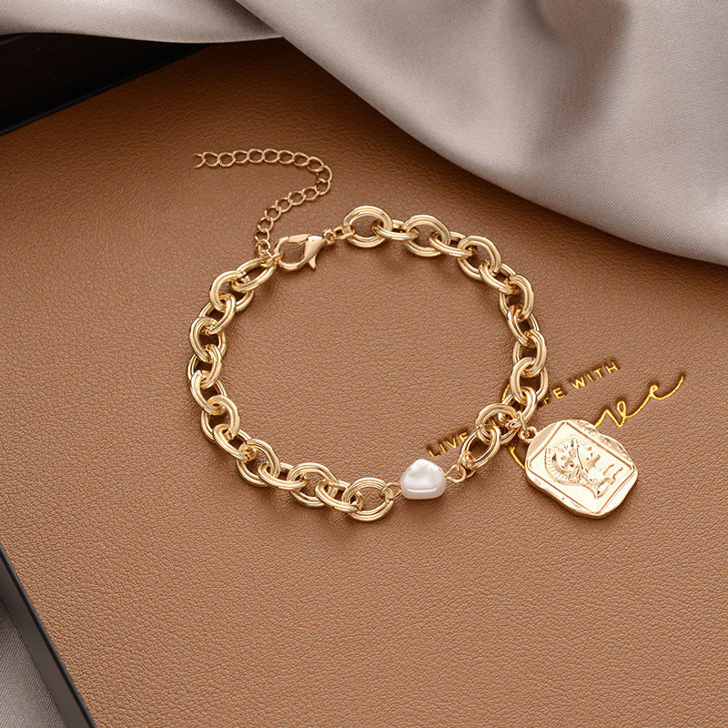 Pearl bracelet