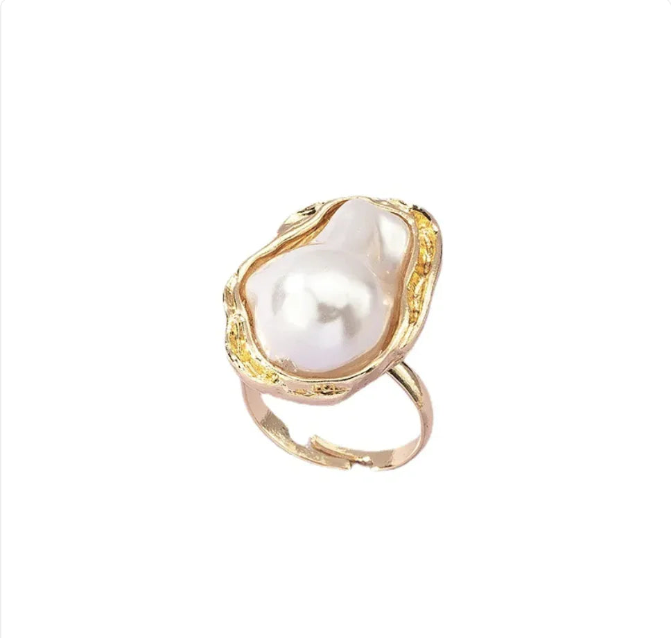 Unique Contour Pearl Ring
