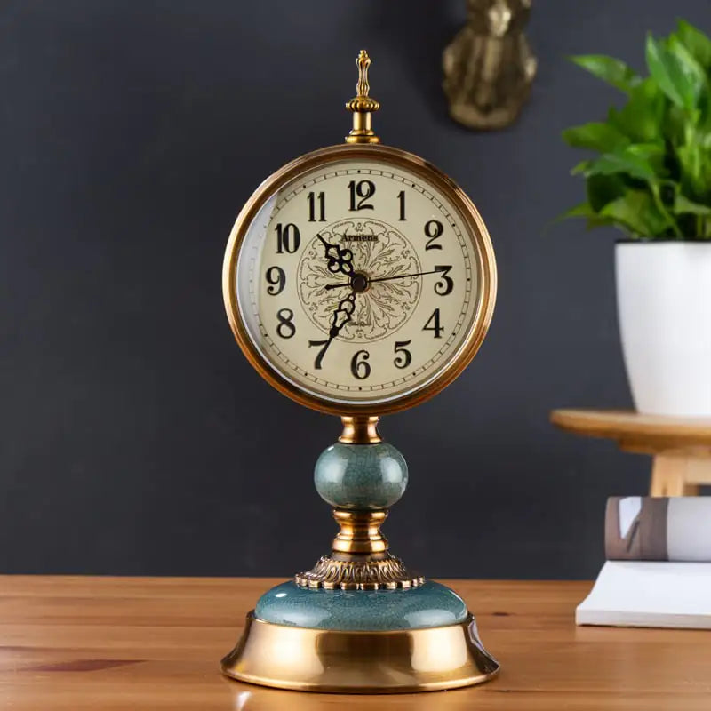 Chic Retro Decor Table Clock