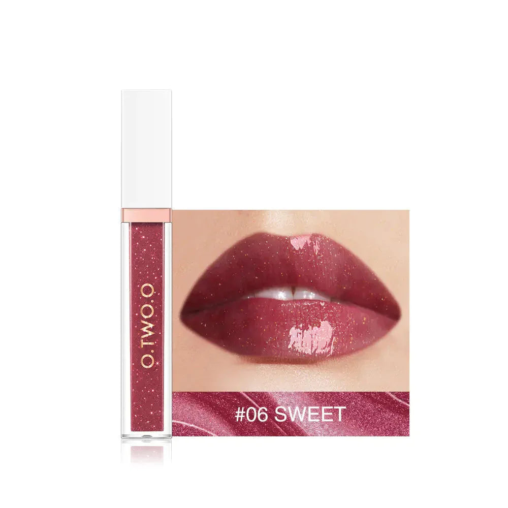 Glossy pink liquid lipstick shade #06 SWEET with shimmer, lip swatch and applicator